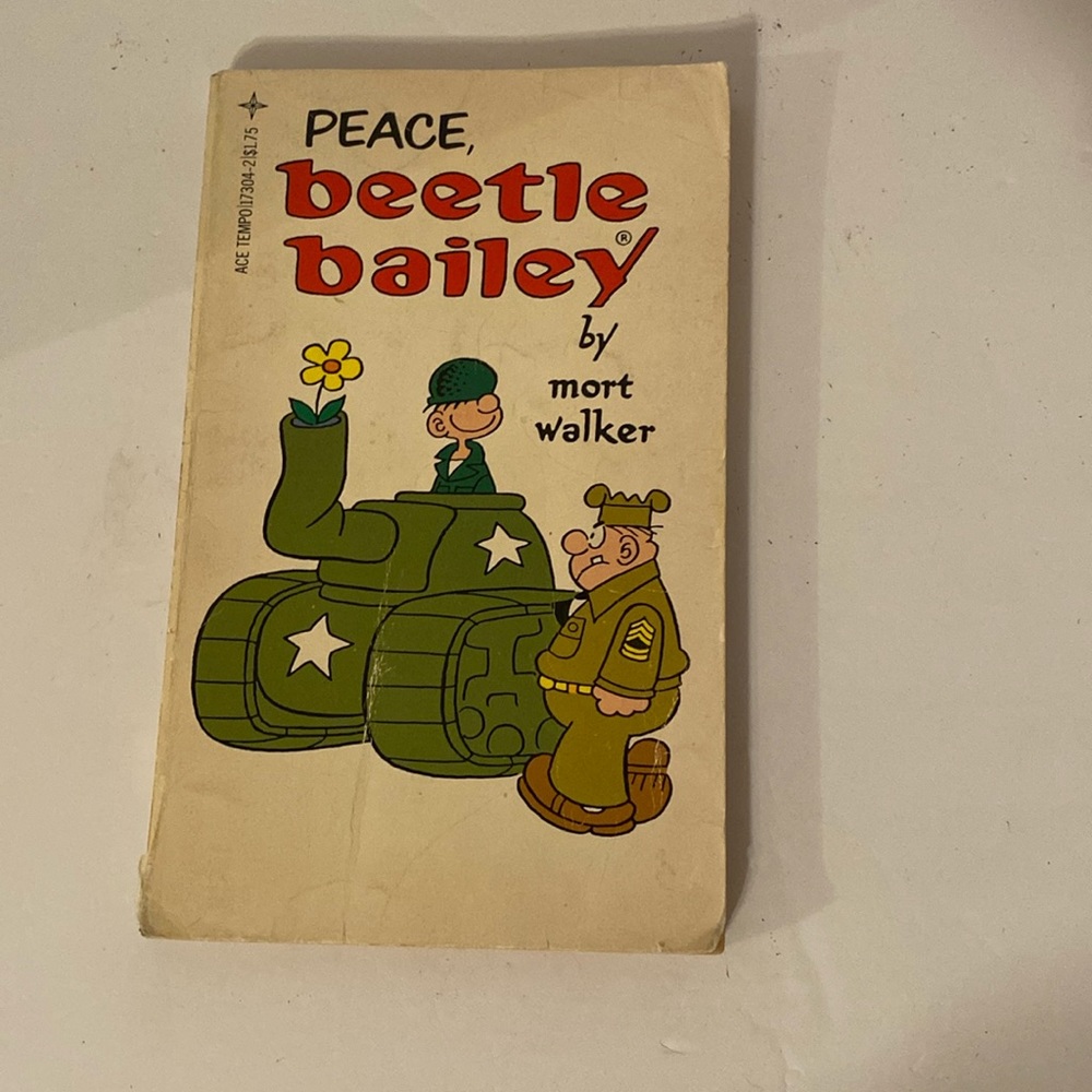 Paperback Peace, Beetle Bailey By Mort Walker